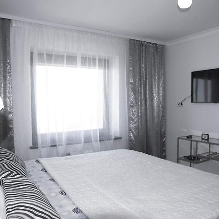 Lyra63 Large 80Sq M Top 14 Floor Šiauliai Buitenkant foto