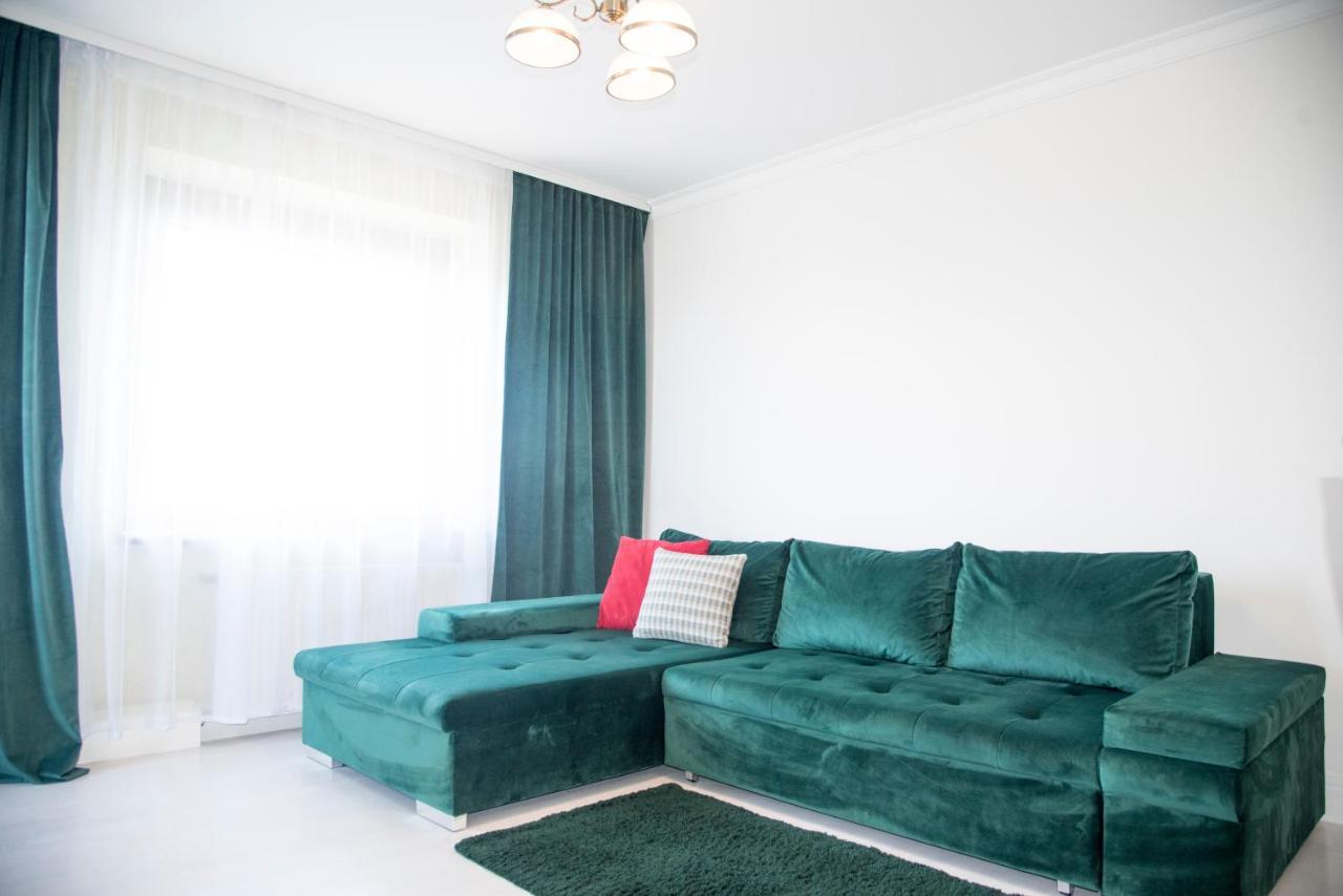 Lyra63 Large 80Sq M Top 14 Floor Šiauliai Buitenkant foto