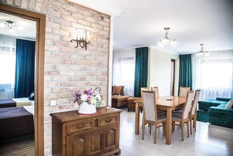 Lyra63 Large 80Sq M Top 14 Floor Šiauliai Buitenkant foto